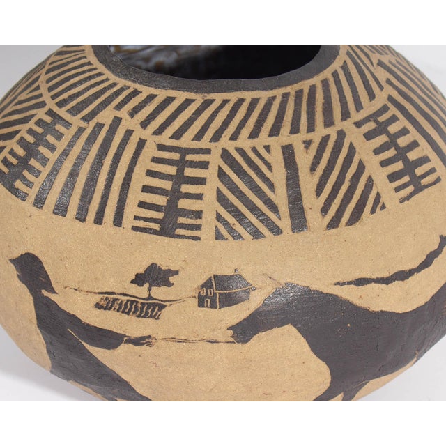 1970s Marilyn Andrews 1976 Signed Studio Pottery Vessel For Sale - Image 5 of 7