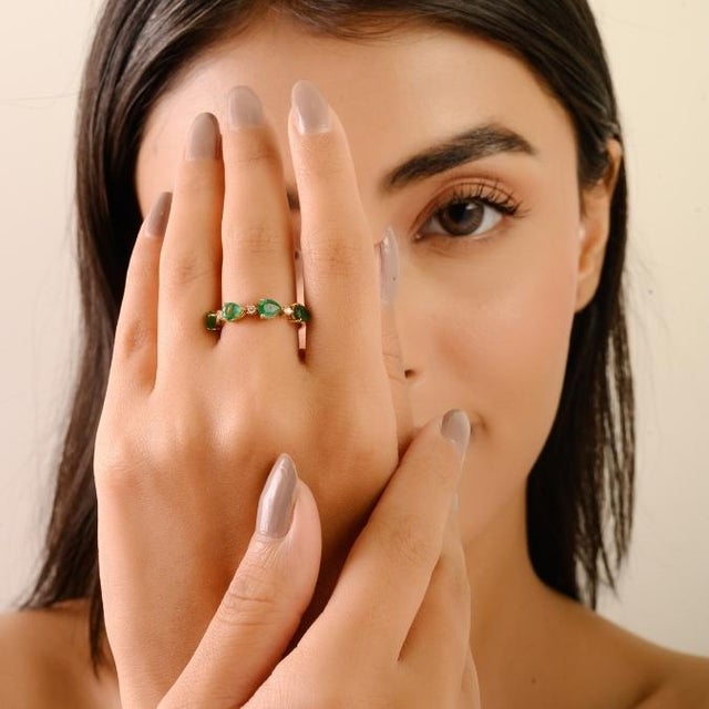 14k Gold Emerald Diamond Alternate Half Band for Wedding Ring Size 7 For Sale In New York - Image 6 of 17