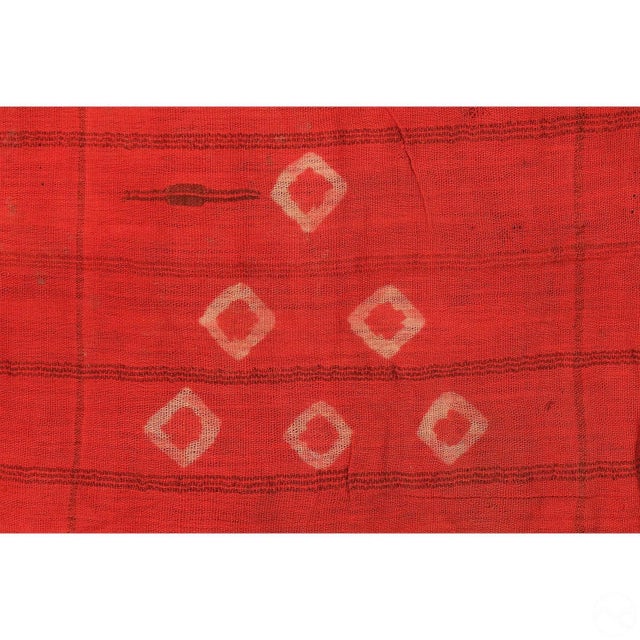Mid-Century Modern Framed Large Pre-Columbian Textile with Tie Dye Design Wari Culture For Sale - Image 3 of 7