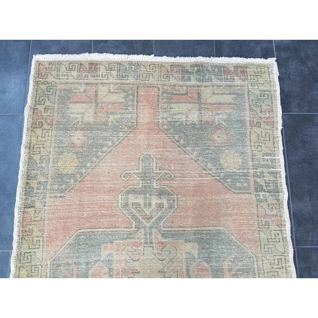 1960s 1960s Vintage Floral Handmade Rug-3’10’x8’4" For Sale - Image 5 of 11