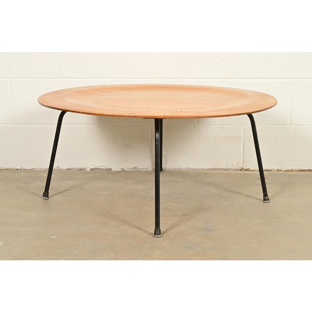 Mid-Century Modern Early Eames for Herman Miller CTM Ash Coffee Table, Circa 1950s For Sale - Image 3 of 9