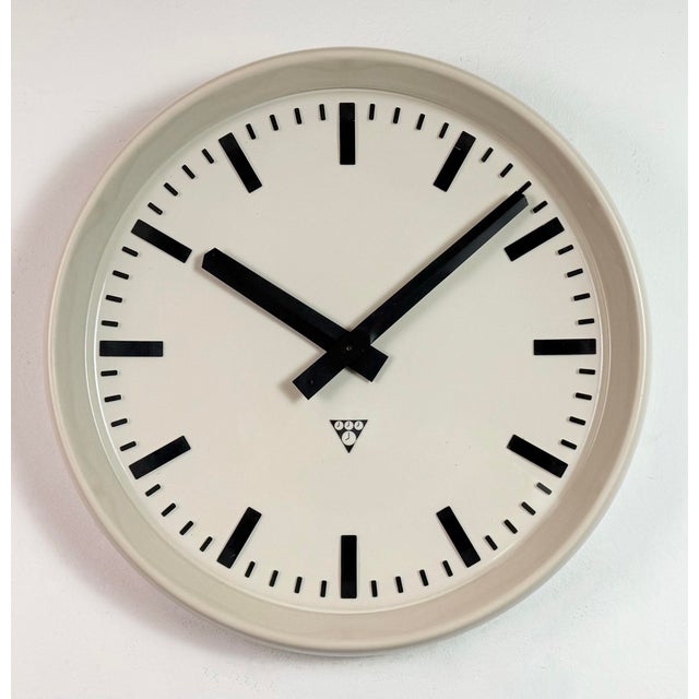 Glass Large Industrial Bakelite Factory Wall Clock from Pragotron, 1960s For Sale - Image 7 of 18