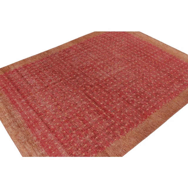 This 5x7 rug design is an exciting new addition to the Homage Collection by Rug & Kilim—an encyclopedia of styles...