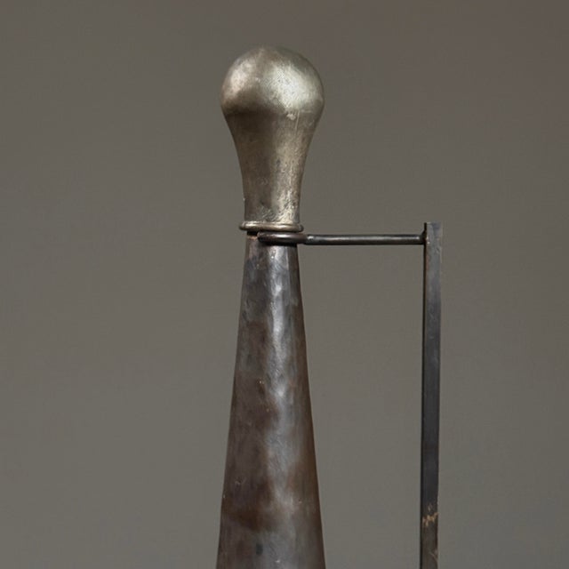 1980s Vintage Postmodernist Minimalist Metal Horn Shaped Sculpture on Custom Stand For Sale - Image 5 of 8