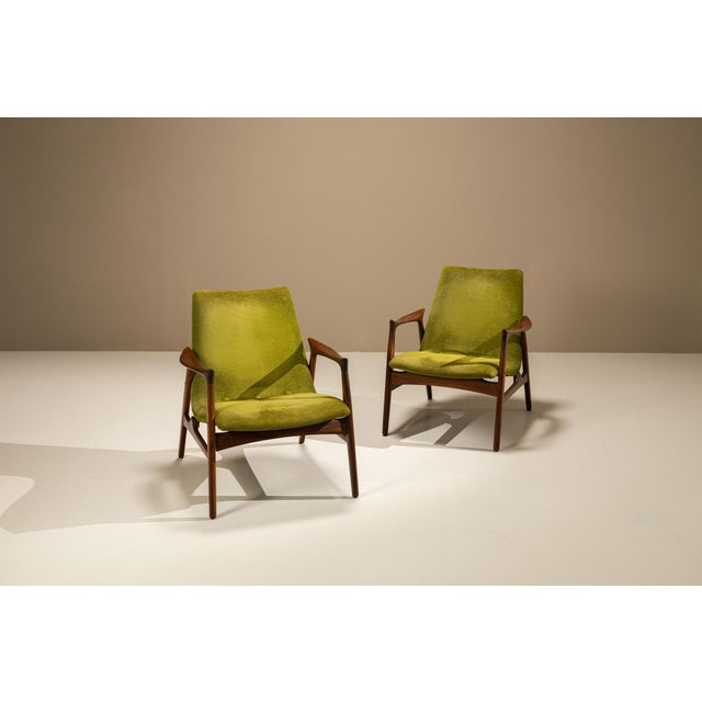 A well-balanced pair of lounge chairs that show the clarity and ease of Danish mid-century design. The focus here is on...