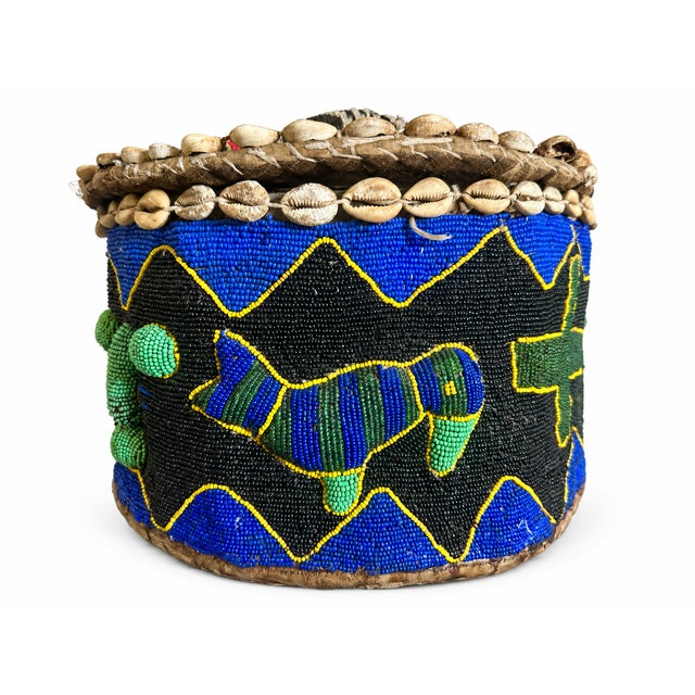 Glass Mid-20th Century Nigerian Yoruba Large Ceremonial Beaded Vessel With Reptile Finial For Sale - Image 7 of 18
