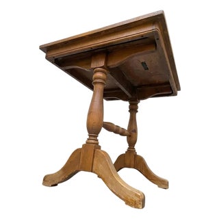 Antique Early 20th Century Reischmann Colonial Revival Maple Library Table (C. 1910–1920) For Sale