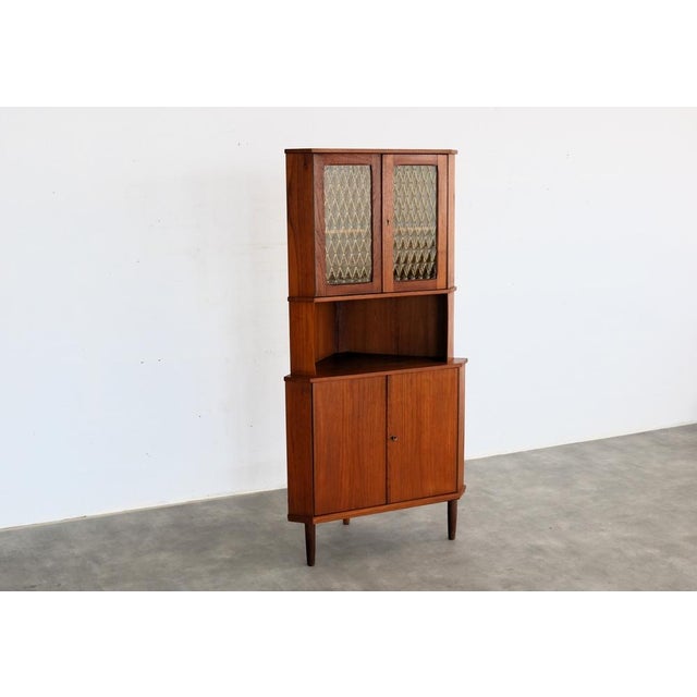 Vintage Danish Display Cabinet, 1960s, in Good conditions. Designed 1960 to 1969