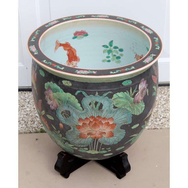 Large Antique Chinese Famille Noire Porcelain Fishbowl Jardinière With Wood Stand, C. 1920–1950 For Sale - Image 4 of 17