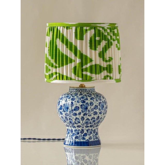 Royal Delft Blue & White Ceramic Table Lamp with New Green Ikat Shade For Sale - Image 11 of 11