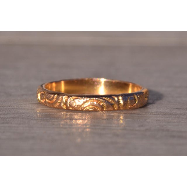 Early 20th Century The Gromo: Antique Yellow Gold Hand Engraved Mid Finger or Child's Ring, Size 3 For Sale - Image 4 of 7
