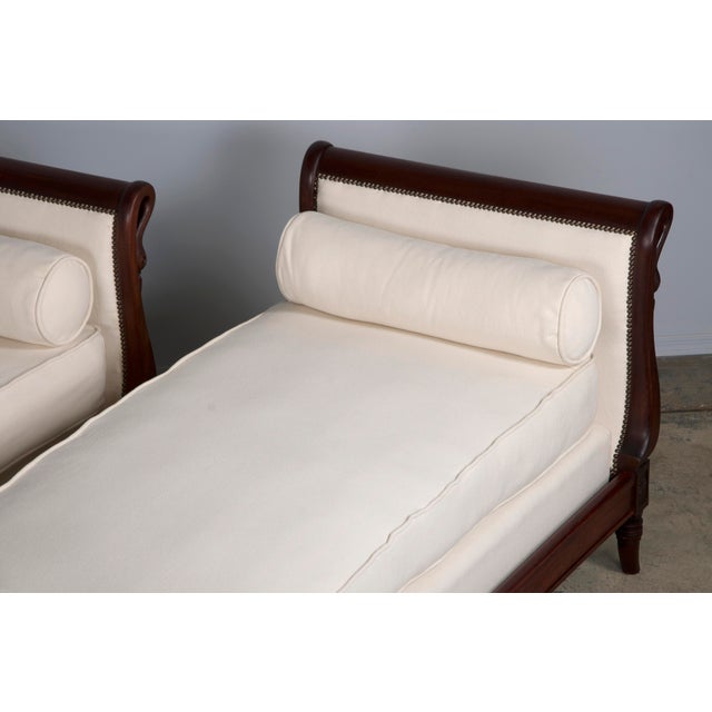 Early 19th Century Antique French Empire Swan Neck Mahogany Daybeds W/ Cream Woven Fabric - a Pair For Sale - Image 5 of 12