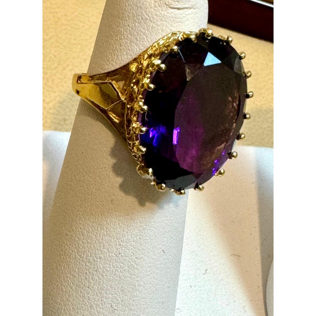 11 Carat Amethyst Cocktail Ring in 14 Karat Yellow Gold 7.2 GmSize 5.25 For Sale - Image 10 of 18