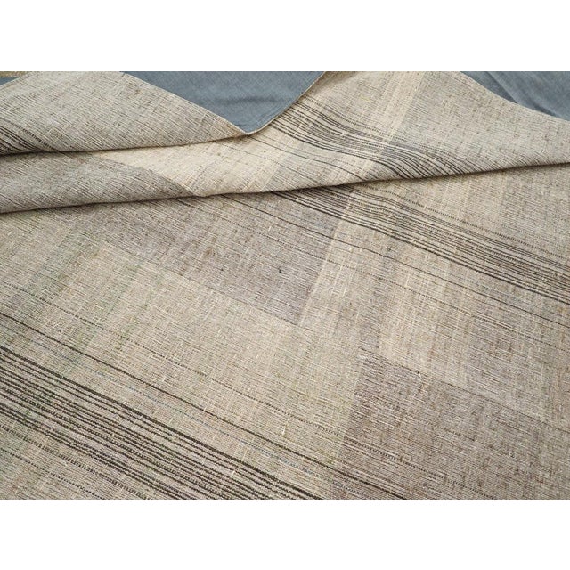 Greige Galerie Shabab Collection Mid-20th Century Turkish Flatweave Kilim Room Size Carpet For Sale - Image 8 of 8