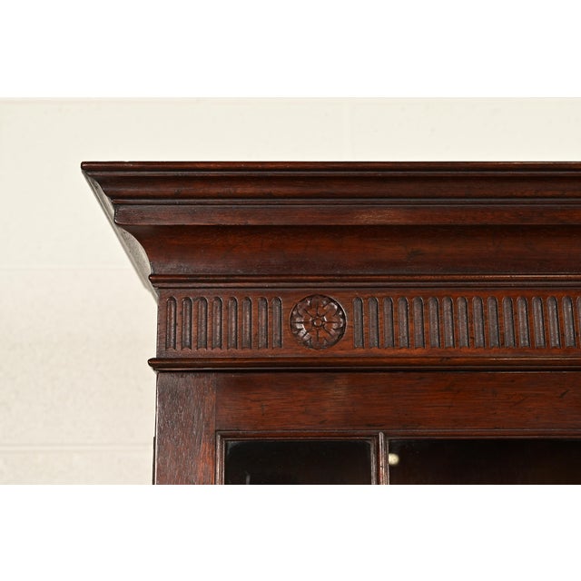 Baker Furniture Georgian Carved Mahogany Breakfront Bookcase Cabinet, Circa 1960s For Sale In South Bend - Image 6 of 13