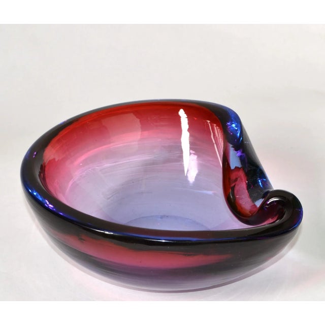 Murano Glass Sommerso Large Italian Mid-Century Modern Sculptural Blown Murano Art Glass Bowl Ashtray For Sale - Image 4 of 12