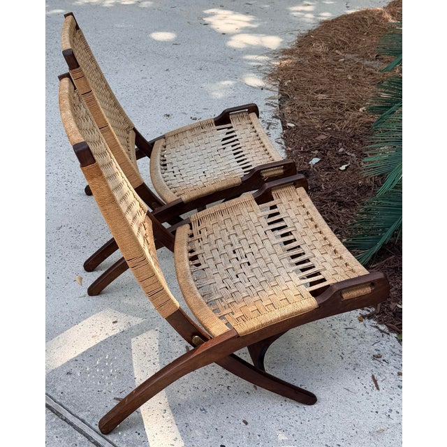 Mid-Century Modern Hans Wegner Style Folding Rope Chairs Mid Century Modern Lounge Chairs Pair For Sale - Image 3 of 14