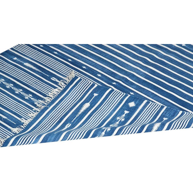 Boho Chic Honeysuckle Rug, 5x8, Blue & White For Sale - Image 3 of 5