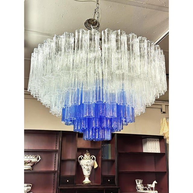 Contemporary Large Transparent and Blue Tronchi Murano Glass Chandelier from Simoeng For Sale - Image 3 of 7
