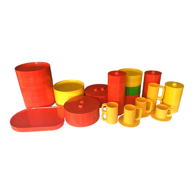 Mid Century Italian Massimo Vignelli for Heller Melamine Multi-Colors Dinnerware Set - 83 Pieces For Sale