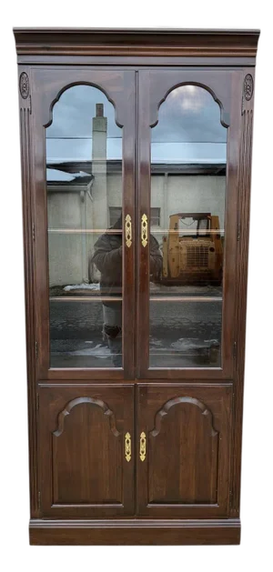1980s Ethan Allen Georgian Court Display Cabinet Curio Hutch Lighted Chippendale