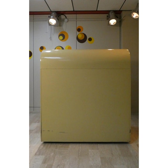 Cream Painted Iron Display Stand with Shutter Closure, Italy, 1960s For Sale - Image 8 of 18