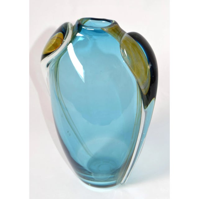 Vitrix Studio Blown Light Blue & Gold Art Glass Vase Thomas Buechner Op Art 80s For Sale In Miami - Image 6 of 13