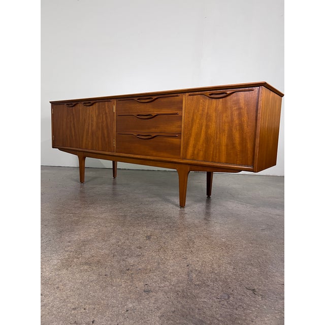 Mid-Century Modern 1960s Mid Century Modern Teak Credenza Bar by Jentique United Kingdom, Attributed For Sale - Image 3 of 9