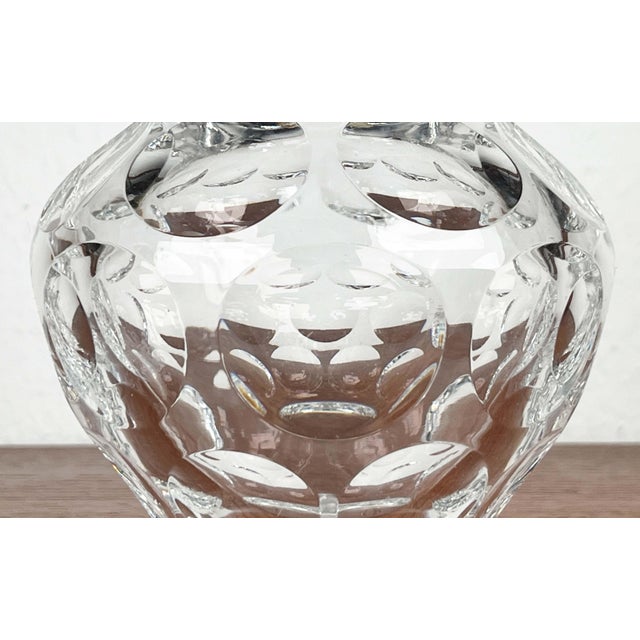Mid-Century Modern German Vase in Lead Crystal Glass, 1960s, in Very Good conditions. Designed 1960 to 1969