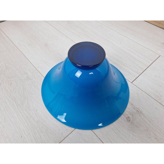 Bowl in Blue Murano Glass from Venini, 1990s, in Very Good conditions. Designed 1990 to 1999 This piece has an attribution...