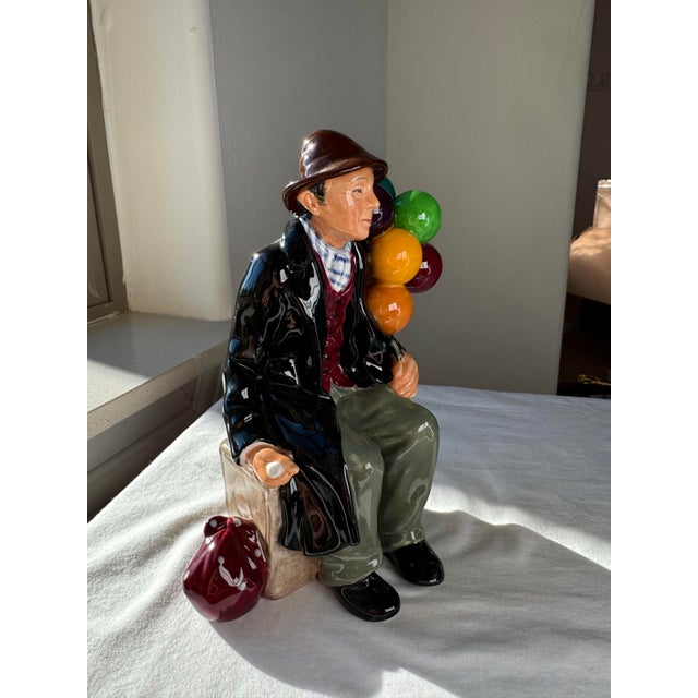 1950s Royal Doulton Figurine ~ “The Balloon Man” ~ Hn 1954 For Sale - Image 5 of 11