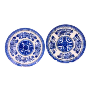 Early-Mid 19th Century Pair of Qing Dynasty Fitzhugh Dinner Plates
