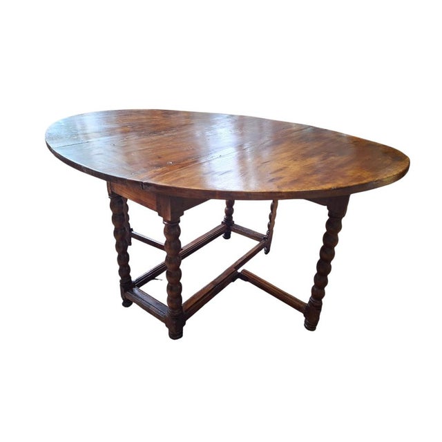 Antique Oval Table in Wood, 1890, in Very Good conditions. Designed 1890 to 1919