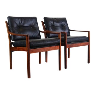 Set of Two Model 806 Fredrik Kayser for Vatne Lounge Chairs in Rosewood, Denmark For Sale