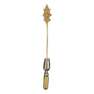 Mid 20th Century 9k Yellow Gold Marquise-Shaped Stickpin For Sale