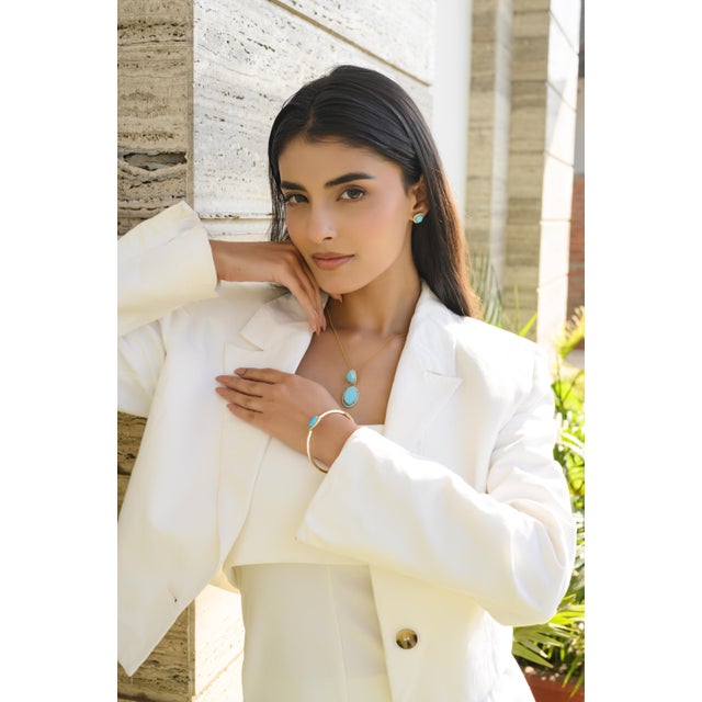 Boho Chic Vintage 12.2 Carat Turquoise Diamond Halo Bohemian Statement Pendant in 14k Gold For Sale - Image 3 of 14