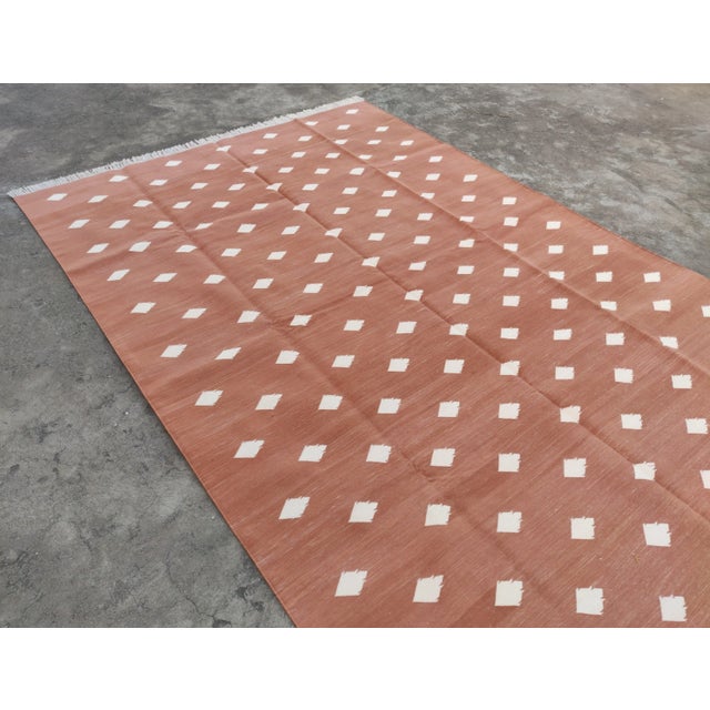 Textile Handmade Cotton Vegetable Dyed Reversible Leaf Pattern Area Rug, Tan and White - 9'x12' For Sale - Image 7 of 11
