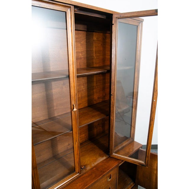 Mid Century Modern Credenza China Cabeint Broyhill Brasilia Display Vintage MCM For Sale - Image 11 of 12