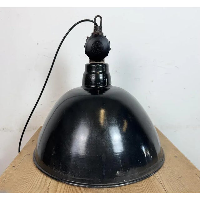 East German Black Enamel Factory Light by LBD Veb Leuchtenbau, Dresden, 1950s For Sale - Image 9 of 18