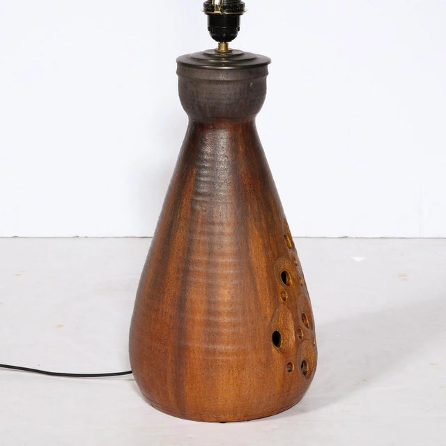 Mid-Century Modernist Ceramic Table Lamp in Graphite and Red Iron Oxide Glaze For Sale - Image 4 of 12
