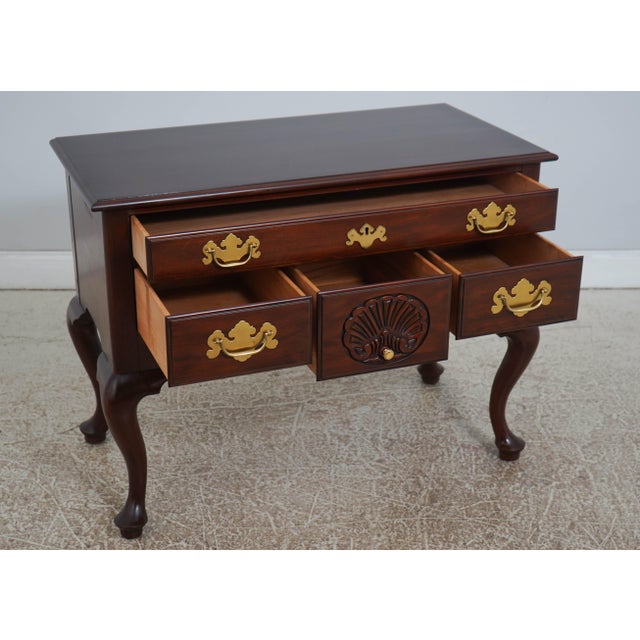 Queen Anne Henkel Harris Mahogany 4 Drawer Lowboy For Sale - Image 3 of 18
