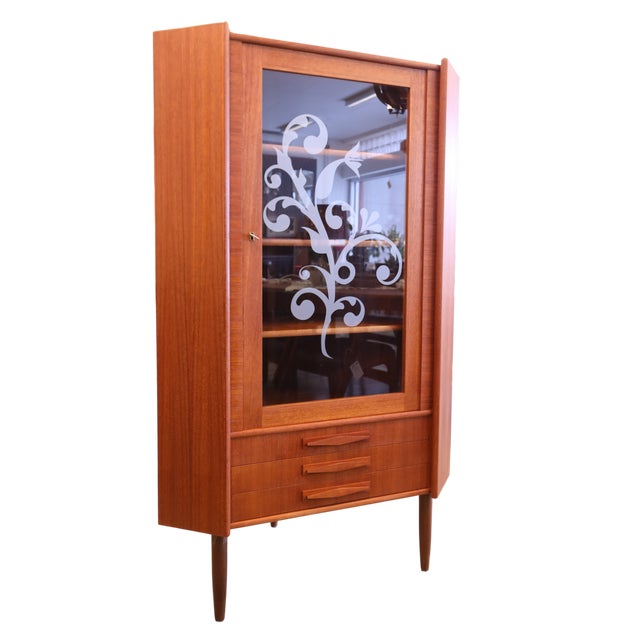 Danish Corner Display Cabinet in Teak by Gunni Oman for Omann Jun, 1960s For Sale - Image 6 of 10