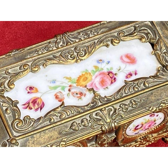 Jewelry Box in Bronze and Porcelain For Sale - Image 11 of 12