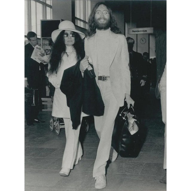 1970s John Lennon and Yoko Ono, 1970s, Black and White Photograph For Sale - Image 5 of 5
