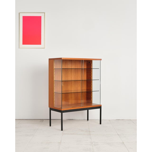 Dimensions: approx. 86 × 43 × 119 cm (width × depth × height) Original B-Series display cabinet, designed by Dieter...