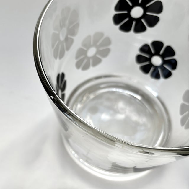 Black 1960s Mod Daisy Mid-Century Cocktail Glasses & Matching Ice Bucket - Set of 7 For Sale - Image 8 of 9