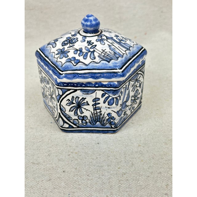 1990s Vintage Hexagon Trinket Box For Sale - Image 5 of 11