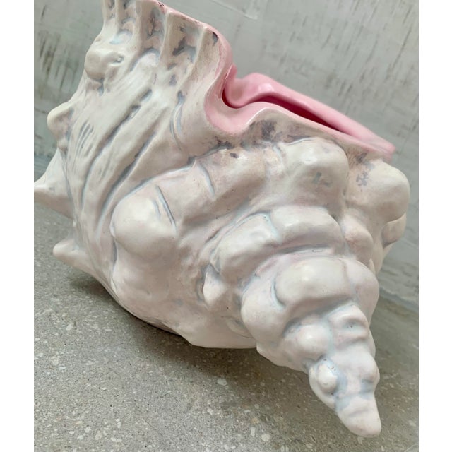 1978 Vintage Hollywood Regency Ceramic Conch Beach Shell Pink Coastal Cachepot, Planter For Sale - Image 9 of 12