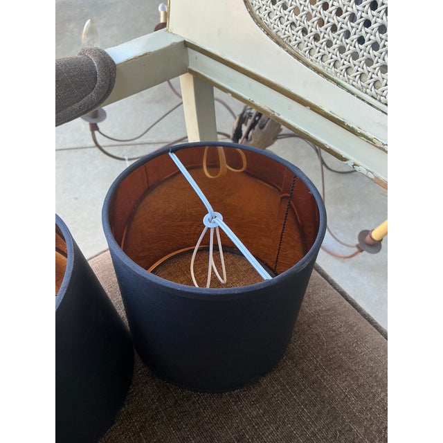 1980s Modern Hollywood Regency Style Gilt Metal 6 Arm Chandelier With Giltwood Tassel For Sale In Atlanta - Image 6 of 7