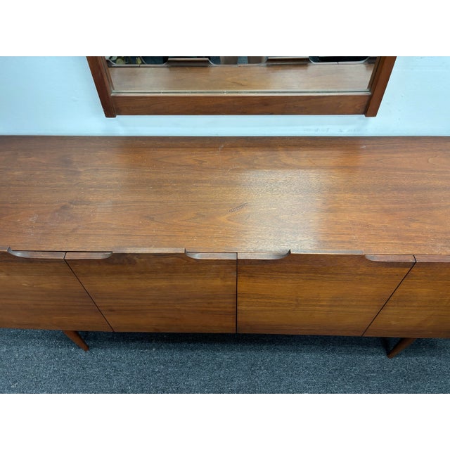 Mid-Century Modern Mid Century Dresser by John Caldwell for Brown Saltman For Sale - Image 3 of 11